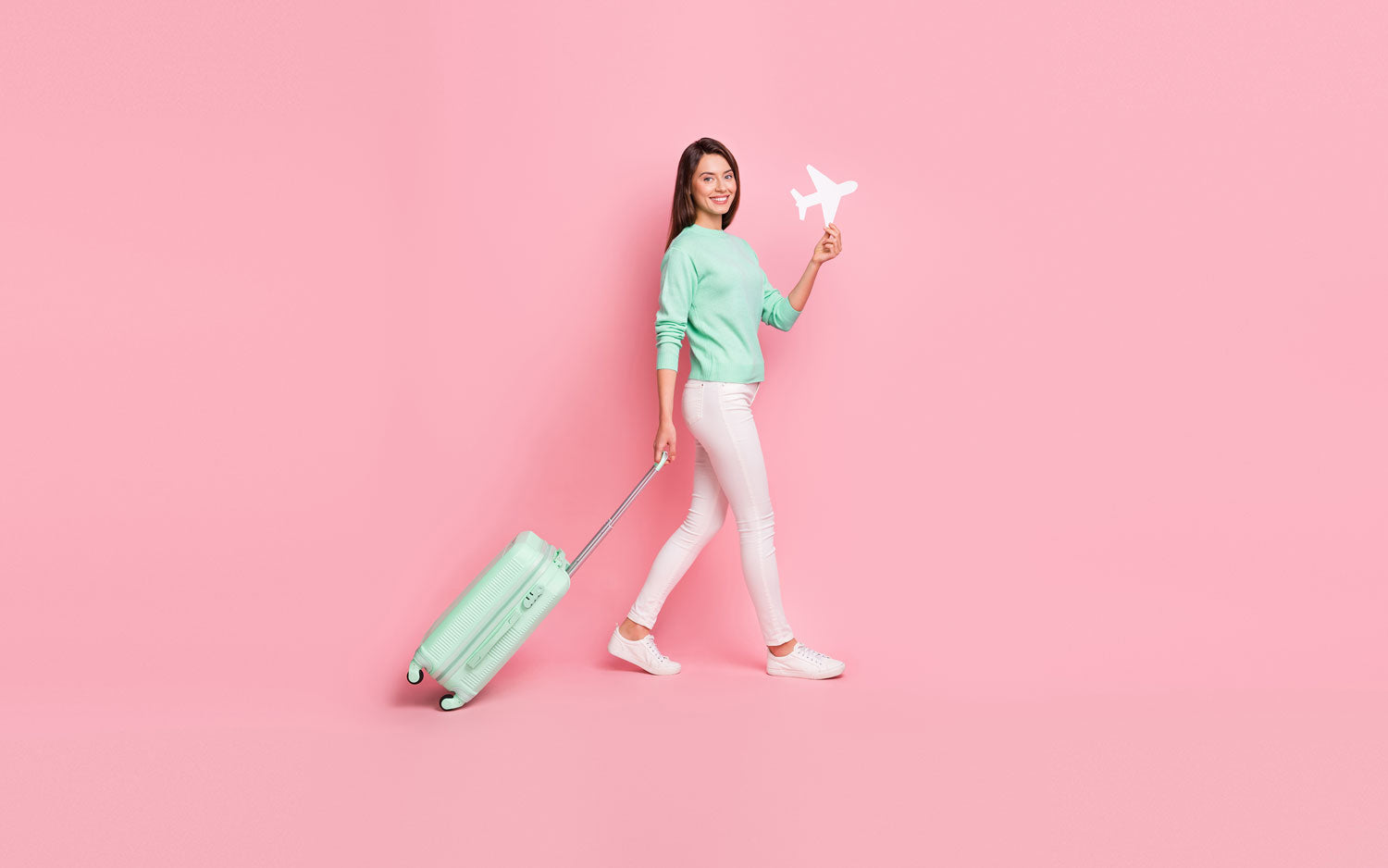 How to Keep Your Skin Hydrated on a Flight